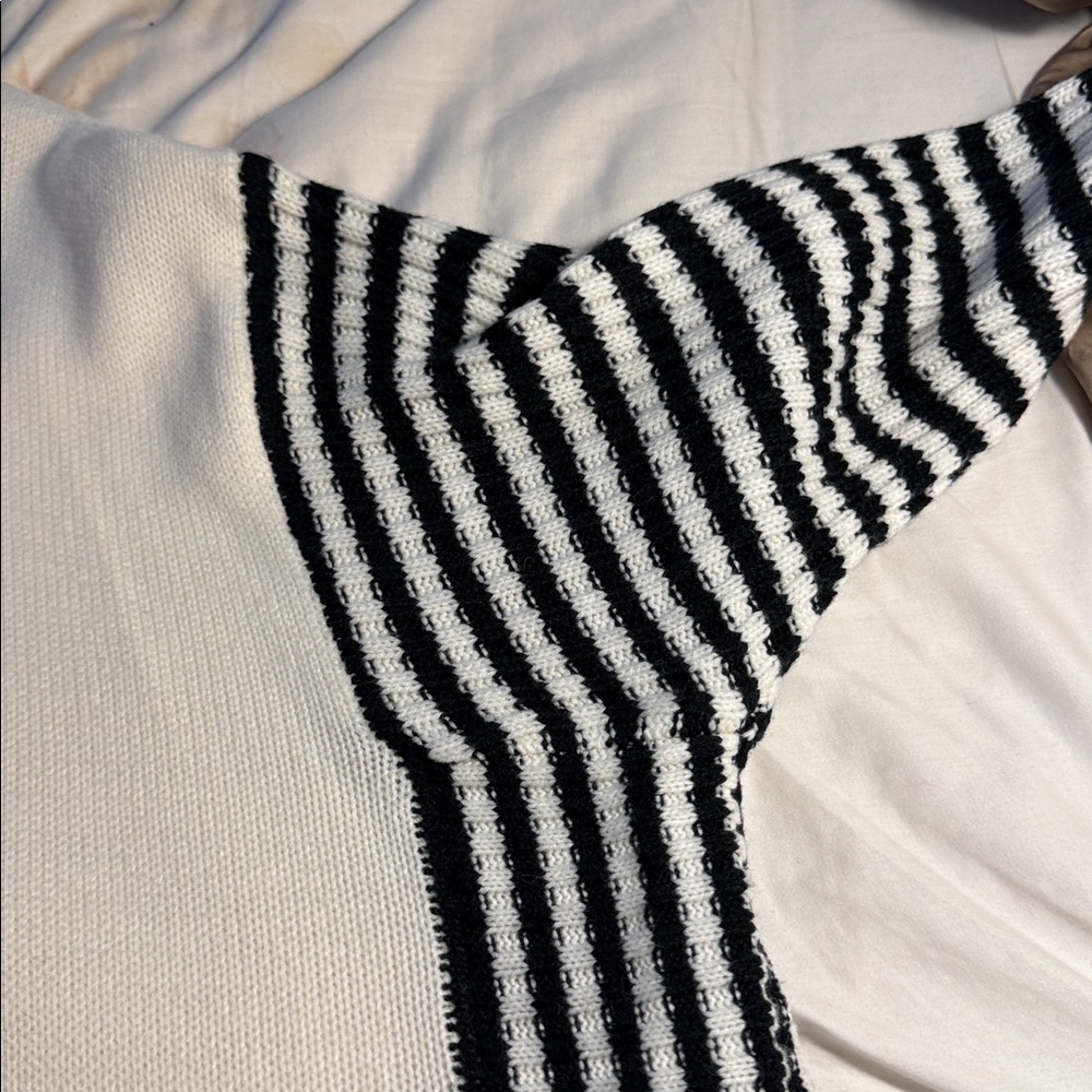 Boho Knit Sweater Oversized Black@White Stripes - Picture 7 of 12